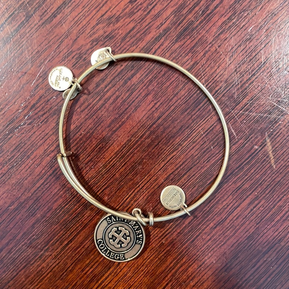 saint mary’s college bracelet